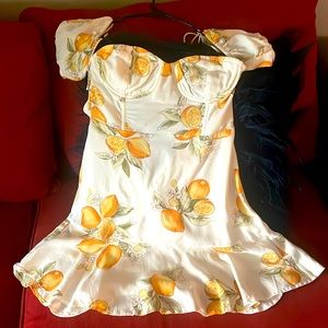 For love and lemons dress 🍋